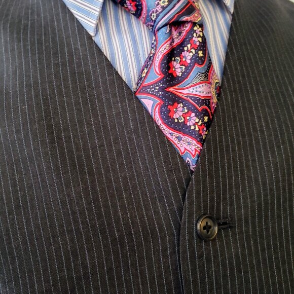 Calvin Klein Gray Pin 3 Btn, 3 pc Suit NWT - Picture 6 of 16